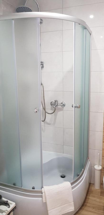 Apartamenty Maja -Pokoje - Domy Wakacyjne -Basen Podgrzewany -Jacuzzi - Sauna Łeba Buitenkant foto