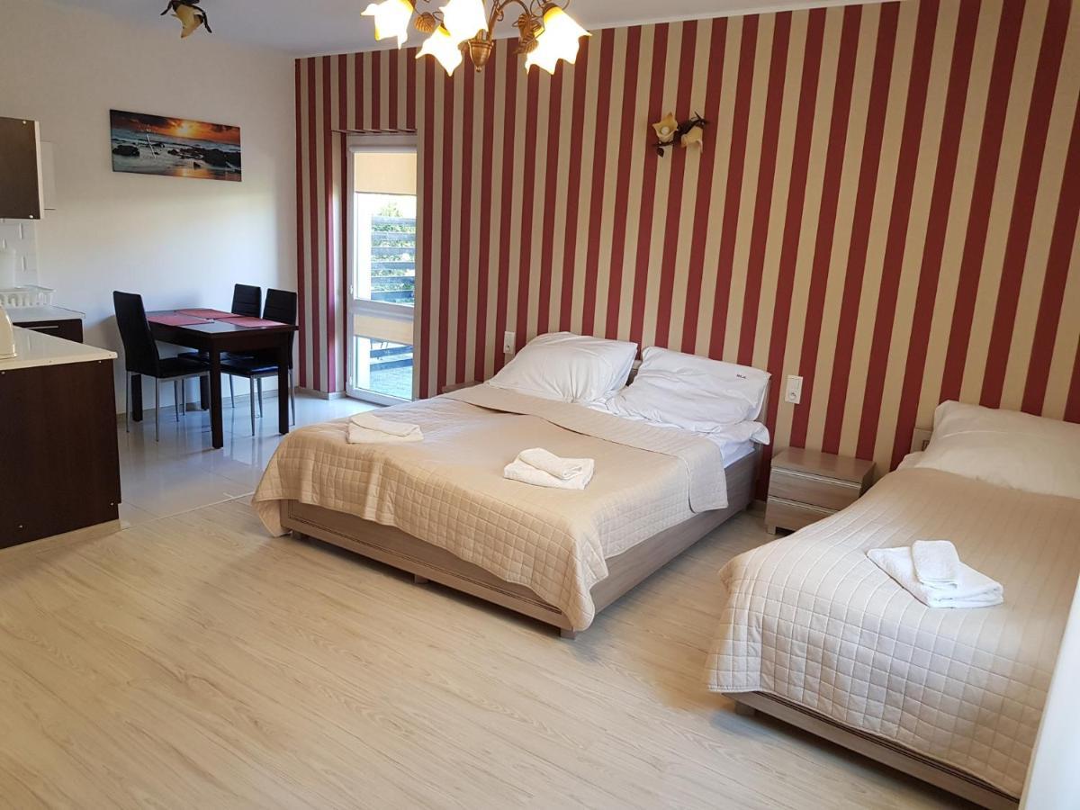 Apartamenty Maja -Pokoje - Domy Wakacyjne -Basen Podgrzewany -Jacuzzi - Sauna Łeba Buitenkant foto