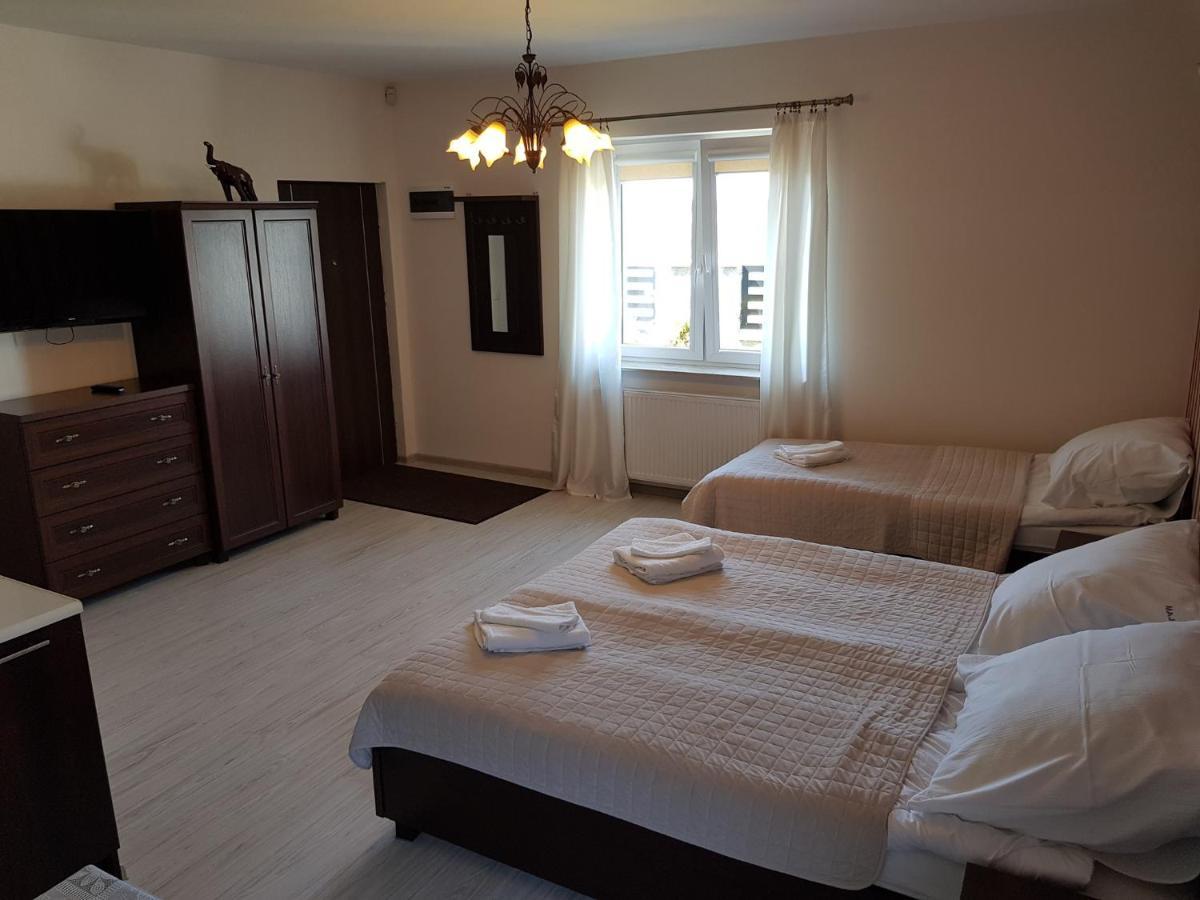 Apartamenty Maja -Pokoje - Domy Wakacyjne -Basen Podgrzewany -Jacuzzi - Sauna Łeba Buitenkant foto