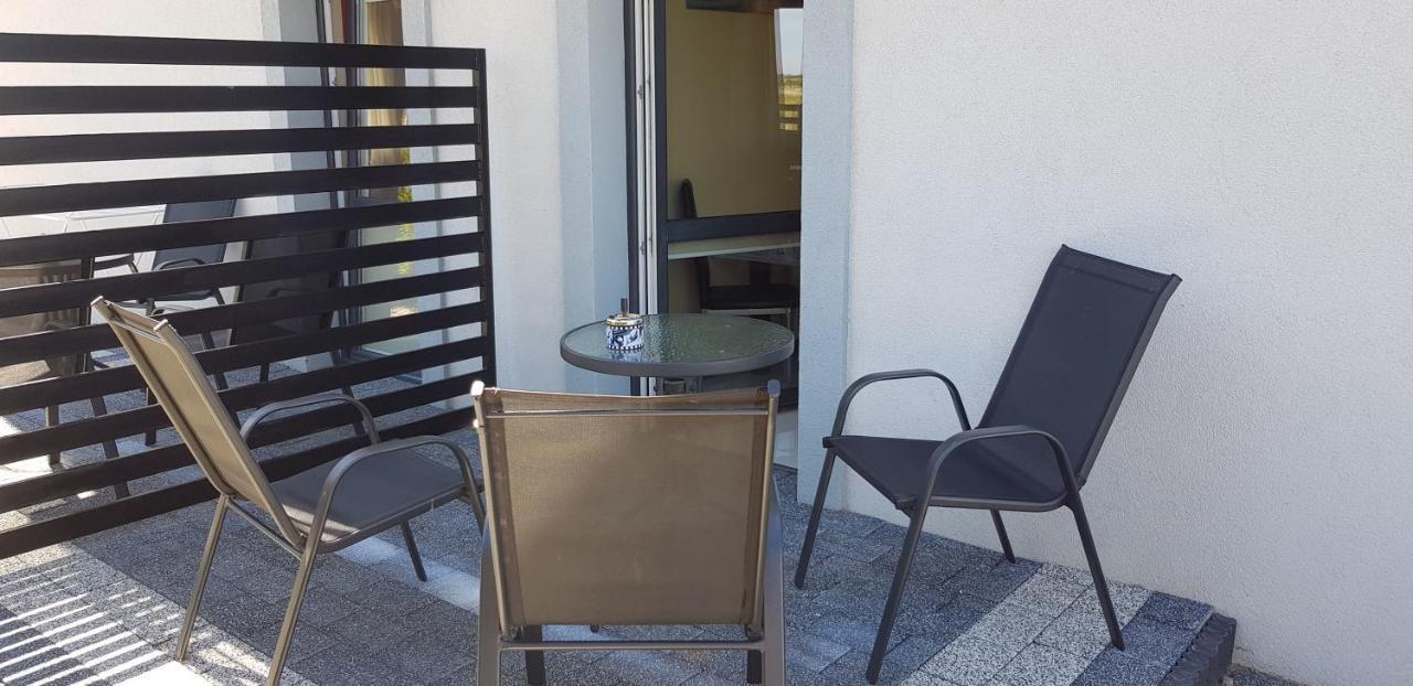 Apartamenty Maja -Pokoje - Domy Wakacyjne -Basen Podgrzewany -Jacuzzi - Sauna Łeba Buitenkant foto