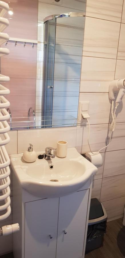 Apartamenty Maja -Pokoje - Domy Wakacyjne -Basen Podgrzewany -Jacuzzi - Sauna Łeba Buitenkant foto