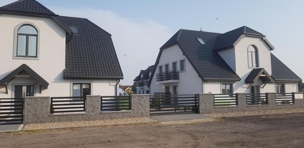 Apartamenty Maja -Pokoje - Domy Wakacyjne -Basen Podgrzewany -Jacuzzi - Sauna Łeba Buitenkant foto